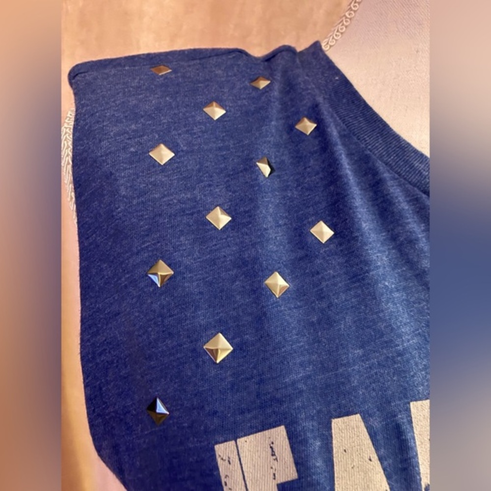 Tampa Bay lightening Hockey blue studded women's tshirt size Small NWT - Picture 4 of 5